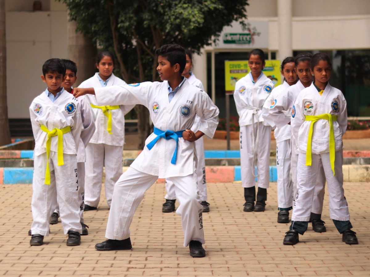 students-practicing-karate